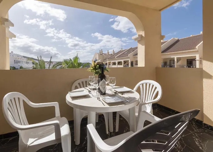 Castle Harbour 39 - Two Bed Apartament