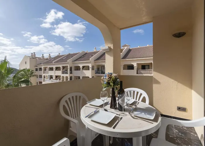 Castle Harbour 39 - Two Bed Apartament *