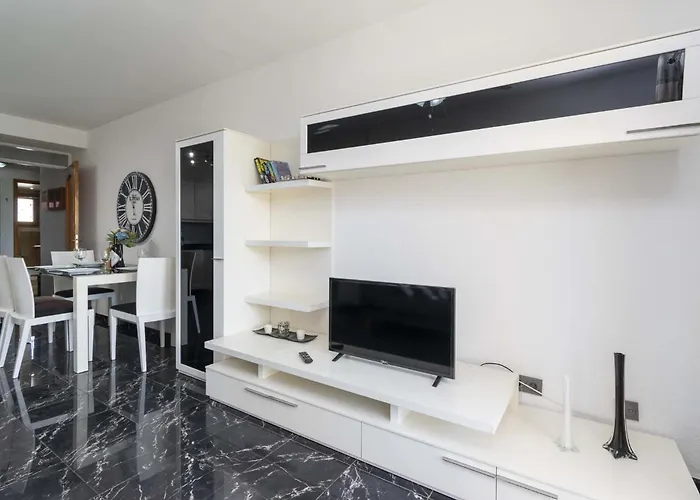 Castle Harbour 39 - Two Bed * Los Cristianos (Tenerife)