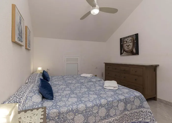 Castle Harbour 39 - Two Bed Apartament