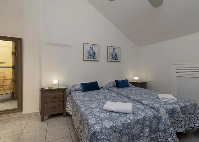 Castle Harbour 39 - Two Bed Apartament