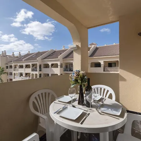 Castle Harbour 39 - Two Bed Daire *