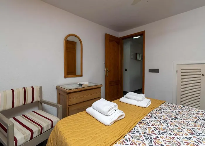 Castle Harbour 39 - Two Bed Daire *